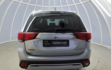 Mitsubishi Outlander III рестайлинг 3, 2019 год, 2 750 800 рублей, 7 фотография