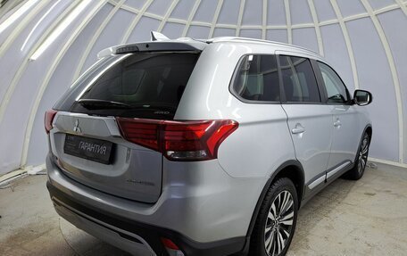 Mitsubishi Outlander III рестайлинг 3, 2019 год, 2 750 800 рублей, 6 фотография