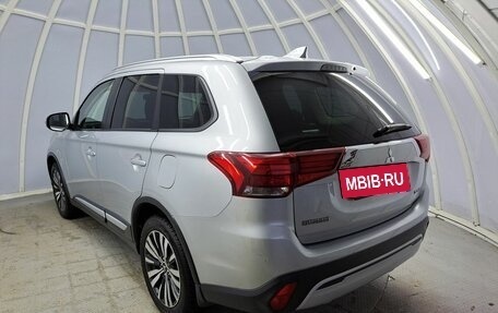 Mitsubishi Outlander III рестайлинг 3, 2019 год, 2 750 800 рублей, 8 фотография