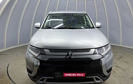 Mitsubishi Outlander III рестайлинг 3, 2019 год, 2 750 800 рублей, 2 фотография