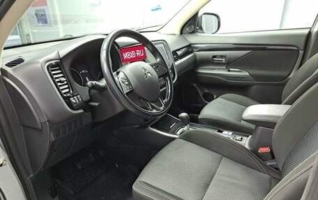 Mitsubishi Outlander III рестайлинг 3, 2019 год, 2 750 800 рублей, 20 фотография