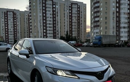 Toyota Camry, 2018 год, 2 450 000 рублей, 9 фотография