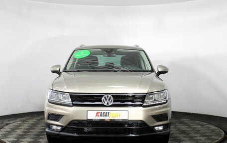 Volkswagen Tiguan II, 2018 год, 2 290 000 рублей, 2 фотография