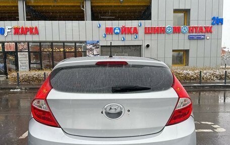 Hyundai Solaris II рестайлинг, 2011 год, 650 000 рублей, 4 фотография