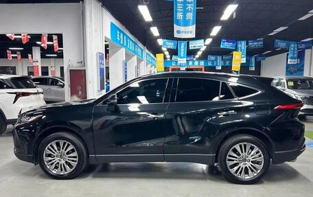 Toyota Harrier, 2021 год, 3 950 000 рублей, 4 фотография