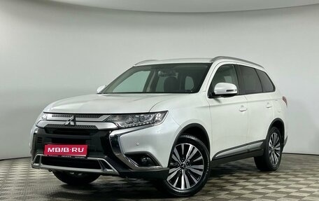 Mitsubishi Outlander III рестайлинг 3, 2020 год, 2 545 000 рублей, 1 фотография