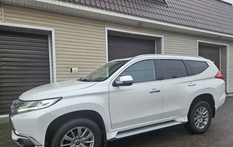 Mitsubishi Pajero Sport III рестайлинг, 2018 год, 3 800 000 рублей, 7 фотография