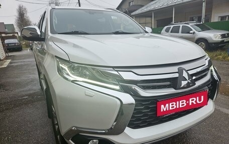 Mitsubishi Pajero Sport III рестайлинг, 2018 год, 3 800 000 рублей, 2 фотография