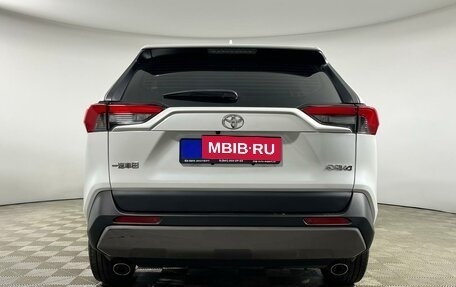 Toyota RAV4, 2022 год, 3 600 000 рублей, 5 фотография