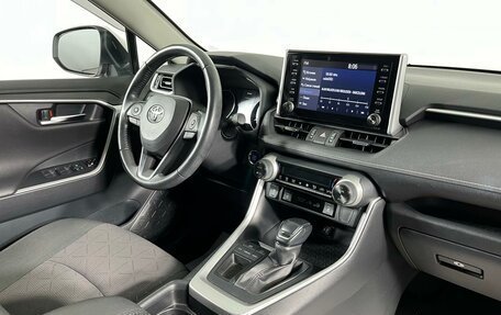 Toyota RAV4, 2019 год, 3 379 000 рублей, 13 фотография