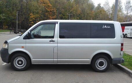 Volkswagen Transporter T5 рестайлинг, 2003 год, 1 200 000 рублей, 1 фотография