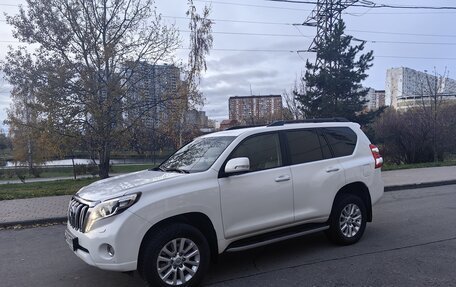 Toyota Land Cruiser Prado 150 рестайлинг 2, 2014 год, 3 300 000 рублей, 4 фотография