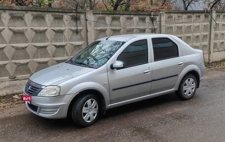 Renault Logan I, 2013 год, 580 000 рублей, 1 фотография