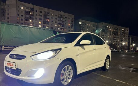 Hyundai Solaris II рестайлинг, 2011 год, 650 000 рублей, 3 фотография