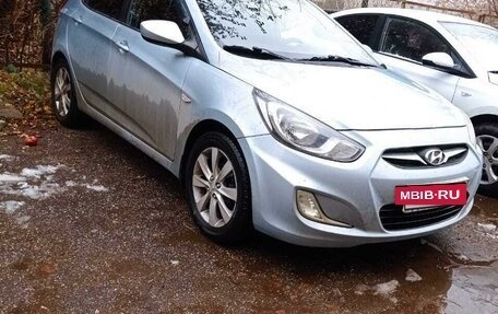 Hyundai Solaris II рестайлинг, 2011 год, 820 000 рублей, 7 фотография