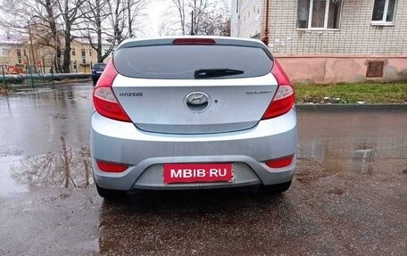 Hyundai Solaris II рестайлинг, 2011 год, 820 000 рублей, 10 фотография