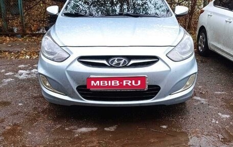 Hyundai Solaris II рестайлинг, 2011 год, 820 000 рублей, 13 фотография