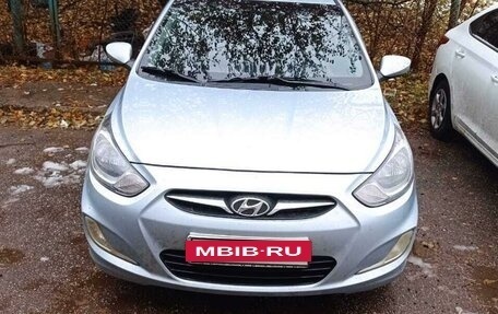 Hyundai Solaris II рестайлинг, 2011 год, 820 000 рублей, 11 фотография