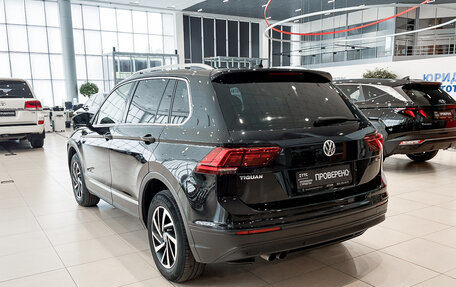 Volkswagen Tiguan II, 2018 год, 2 850 000 рублей, 8 фотография