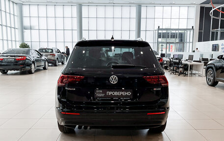 Volkswagen Tiguan II, 2018 год, 2 850 000 рублей, 7 фотография