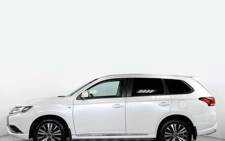 Mitsubishi Outlander III рестайлинг 3, 2022 год, 2 915 000 рублей, 8 фотография