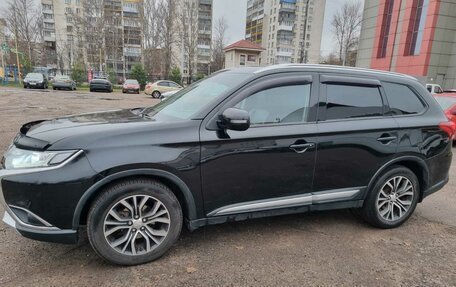 Mitsubishi Outlander III рестайлинг 3, 2017 год, 1 969 000 рублей, 2 фотография