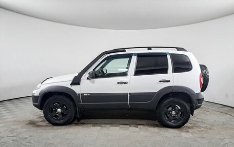 Chevrolet Niva I рестайлинг, 2017 год, 793 800 рублей, 10 фотография