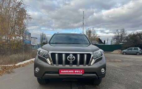 Toyota Land Cruiser Prado 150 рестайлинг 2, 2014 год, 3 980 000 рублей, 3 фотография