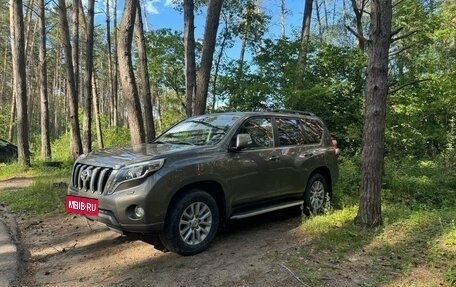 Toyota Land Cruiser Prado 150 рестайлинг 2, 2014 год, 3 980 000 рублей, 6 фотография