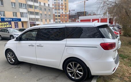 KIA Carnival III, 2019 год, 3 150 000 рублей, 3 фотография