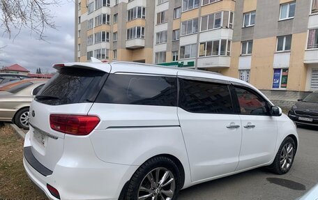 KIA Carnival III, 2019 год, 3 150 000 рублей, 4 фотография