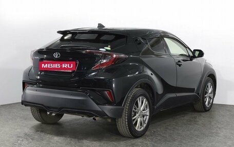 Toyota C-HR I рестайлинг, 2017 год, 2 098 000 рублей, 3 фотография