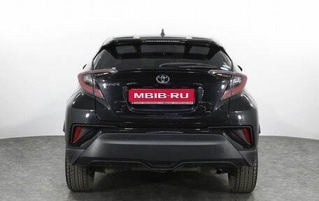 Toyota C-HR I рестайлинг, 2017 год, 2 098 000 рублей, 4 фотография