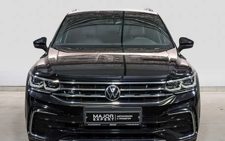 Volkswagen Tiguan II, 2021 год, 3 650 000 рублей, 2 фотография