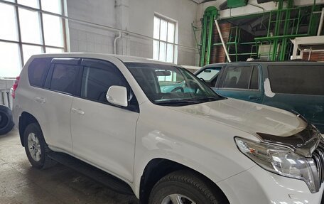 Toyota Land Cruiser Prado 150 рестайлинг 2, 2015 год, 4 140 000 рублей, 4 фотография