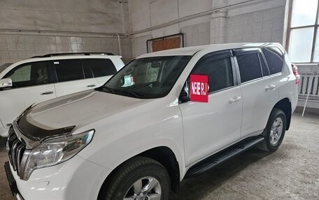 Toyota Land Cruiser Prado 150 рестайлинг 2, 2015 год, 4 140 000 рублей, 5 фотография