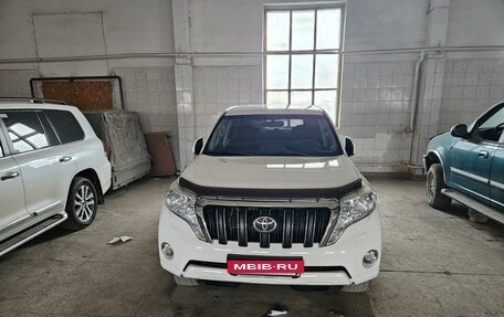 Toyota Land Cruiser Prado 150 рестайлинг 2, 2015 год, 4 140 000 рублей, 2 фотография