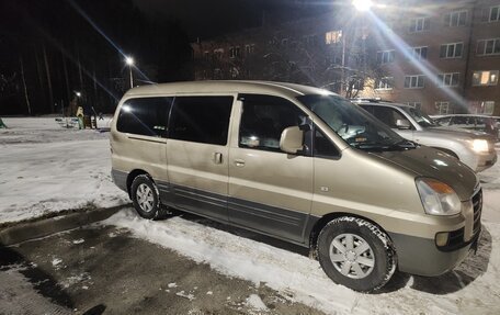 Hyundai H-1 II рестайлинг, 2007 год, 1 000 000 рублей, 8 фотография