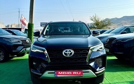 Toyota Fortuner II, 2022 год, 5 990 000 рублей, 2 фотография