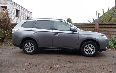 Mitsubishi Outlander III рестайлинг 3, 2012 год, 1 330 000 рублей, 5 фотография