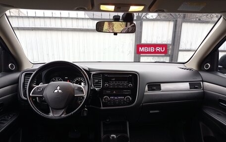 Mitsubishi Outlander III рестайлинг 3, 2012 год, 1 330 000 рублей, 11 фотография