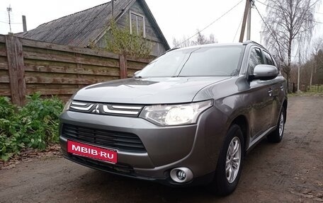 Mitsubishi Outlander III рестайлинг 3, 2012 год, 1 330 000 рублей, 4 фотография