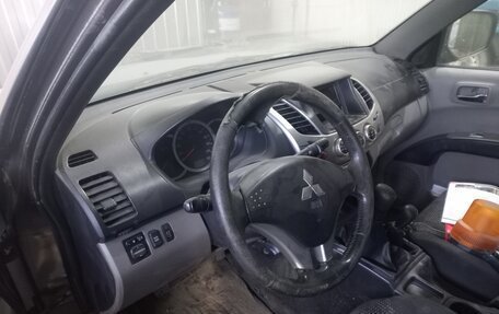 Mitsubishi L200 IV рестайлинг, 2012 год, 691 000 рублей, 5 фотография