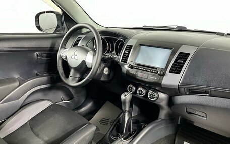 Mitsubishi Outlander III рестайлинг 3, 2011 год, 1 329 000 рублей, 13 фотография