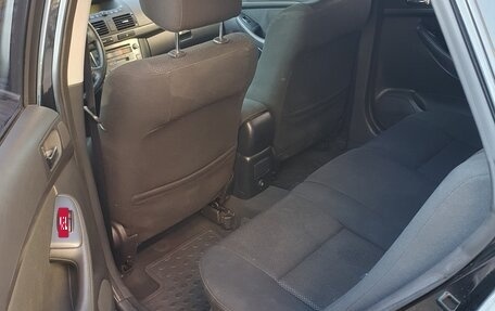 Toyota Avensis III рестайлинг, 2005 год, 400 000 рублей, 2 фотография