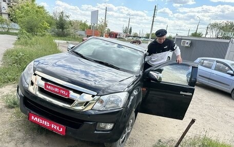 Isuzu D-Max II, 2018 год, 2 800 000 рублей, 1 фотография