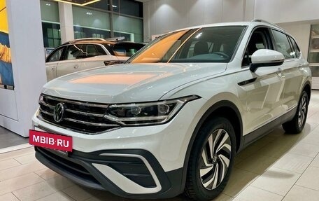 Volkswagen Tiguan II, 2023 год, 4 100 000 рублей, 4 фотография