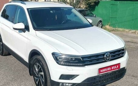 Volkswagen Tiguan II, 2018 год, 2 490 000 рублей, 1 фотография