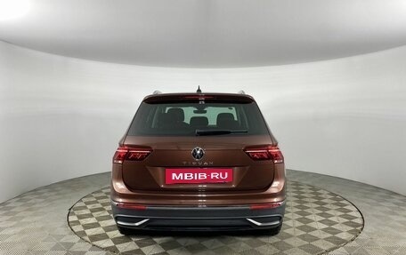 Volkswagen Tiguan II, 2021 год, 3 199 000 рублей, 4 фотография