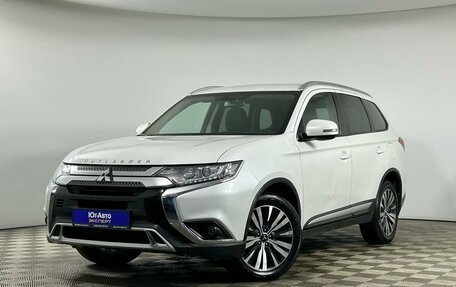 Mitsubishi Outlander III рестайлинг 3, 2021 год, 2 315 000 рублей, 1 фотография